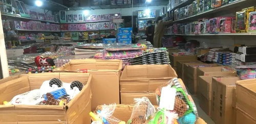 身边的市井烟火 批发市场里的日用百货